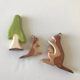 Kangaroo with Baby, Kangaroo small